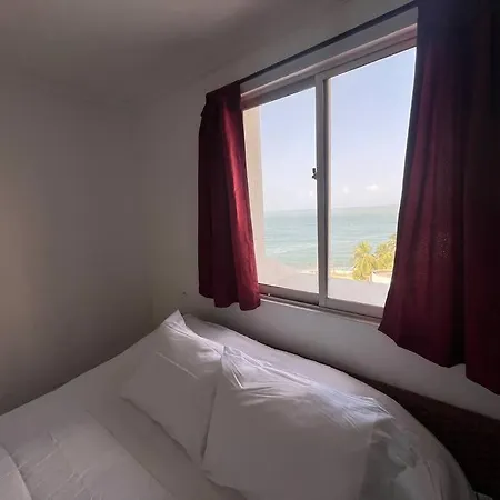 Apartment Cozy Beachfront Apt Great Views *
