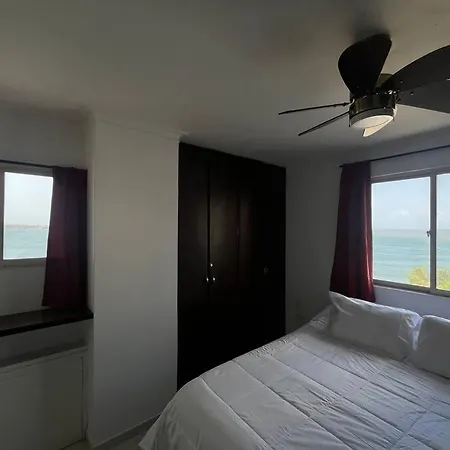 Apartment Cozy Beachfront Apt Great Views