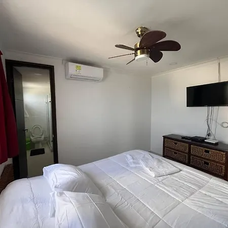Cozy Beachfront Apt Great Views * Cartagena