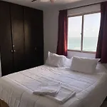 Cozy Beachfront Apt Great Views