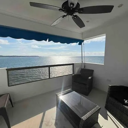 Cozy Beachfront Apt Great Views * Cartagena