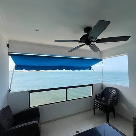 Cozy Beachfront Apt Great Views *