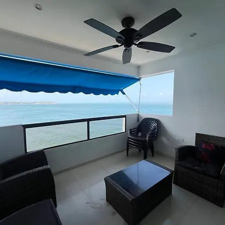 Cozy Beachfront Apt Great Views *