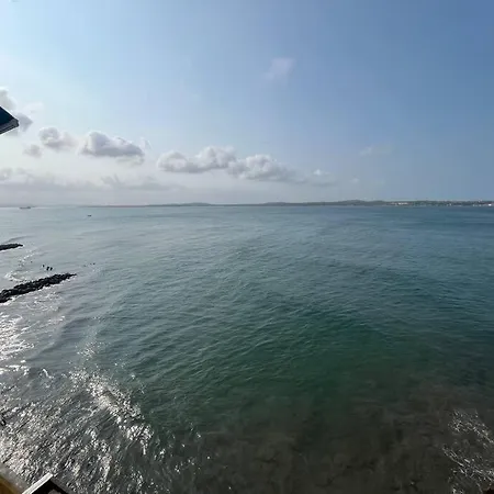 Cozy Beachfront Apt Great Views Apartamento